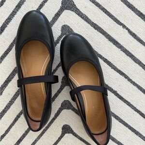 Vionic Mary Jane Flats sz 9